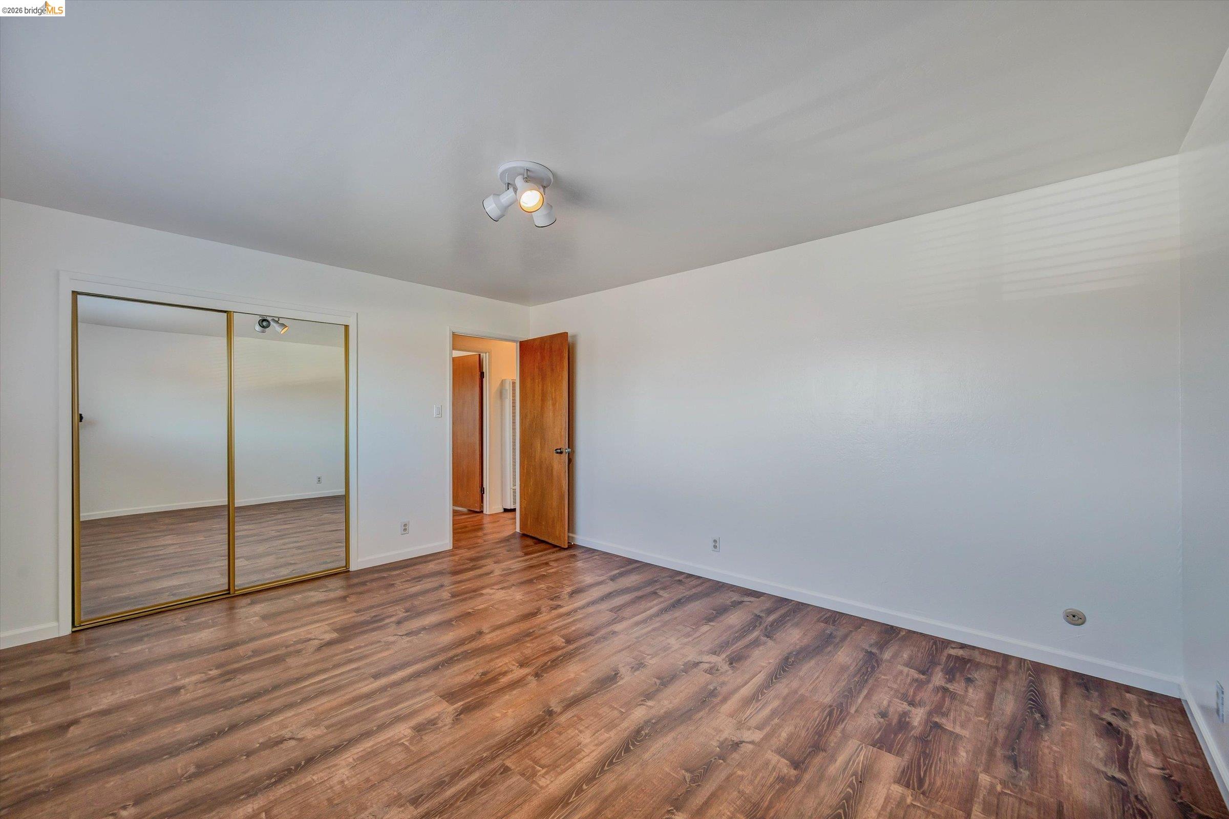 1640 104Th Ave