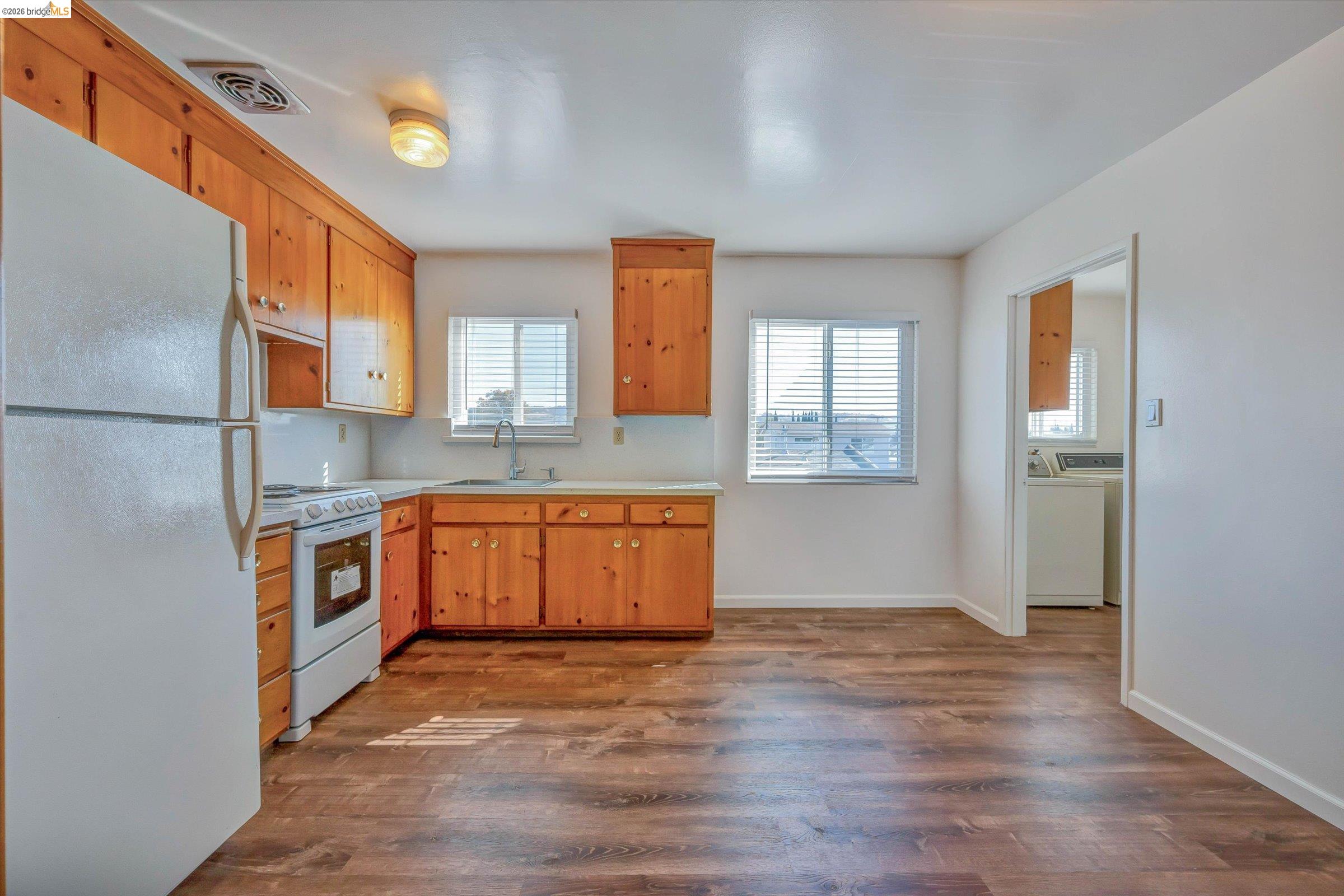 1640 104Th Ave