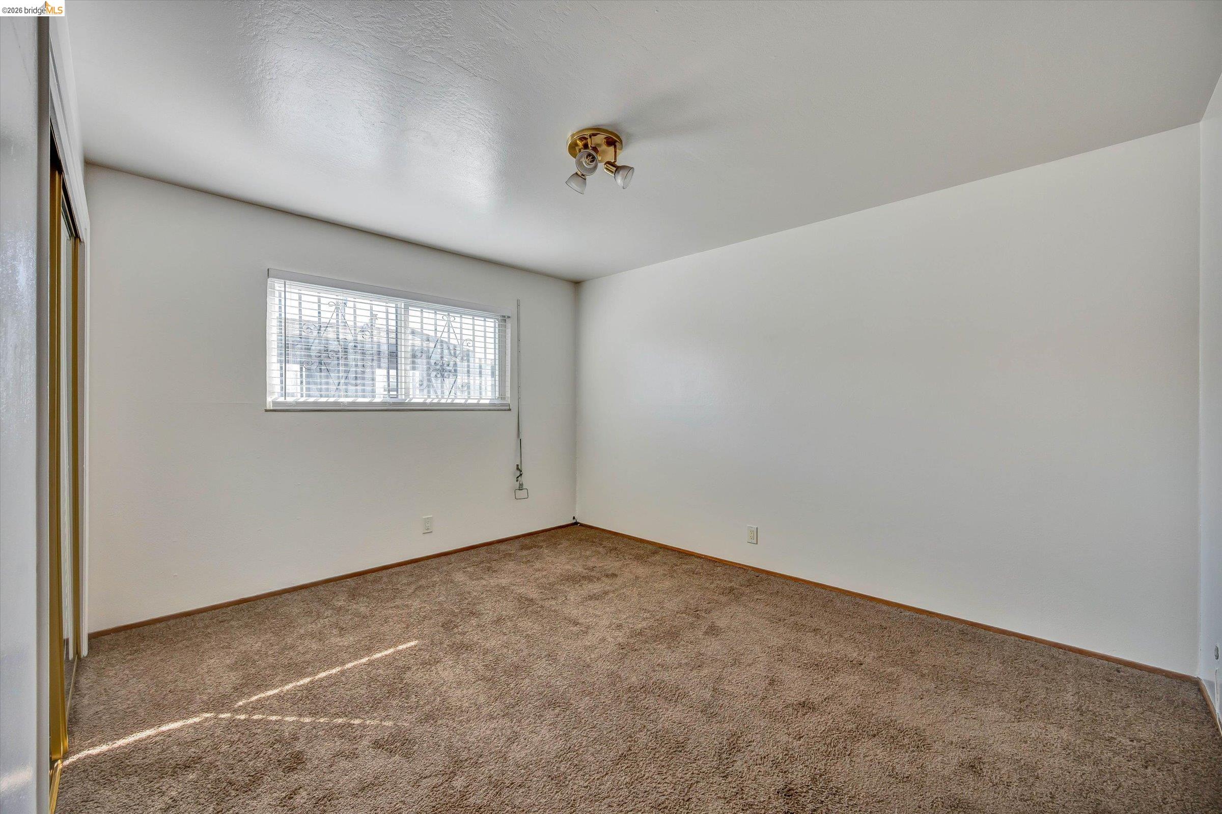 1640 104Th Ave