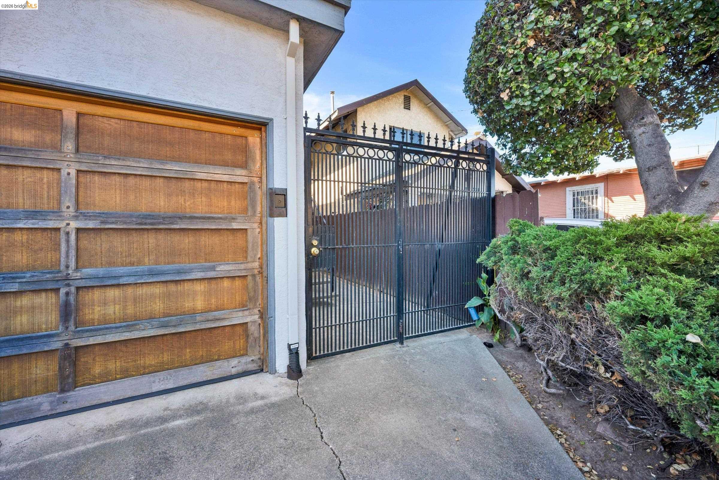 1640 104Th Ave