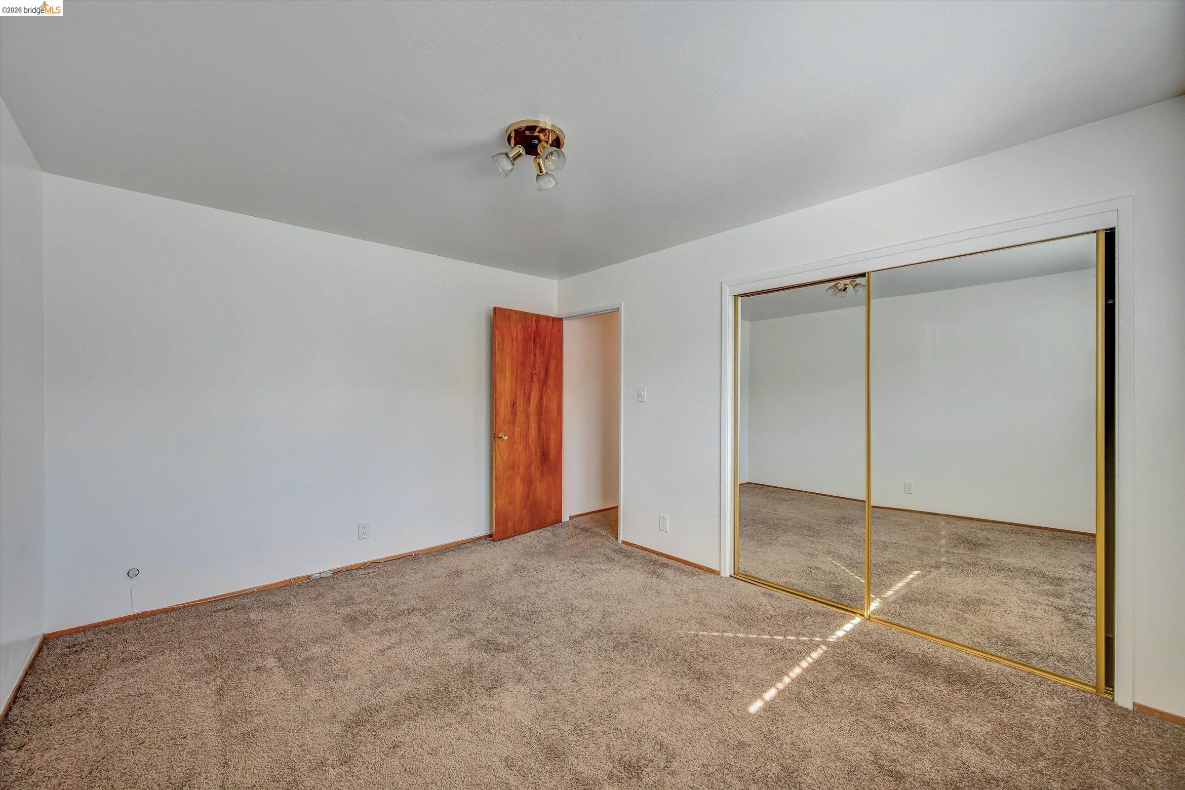 1640 104Th Ave