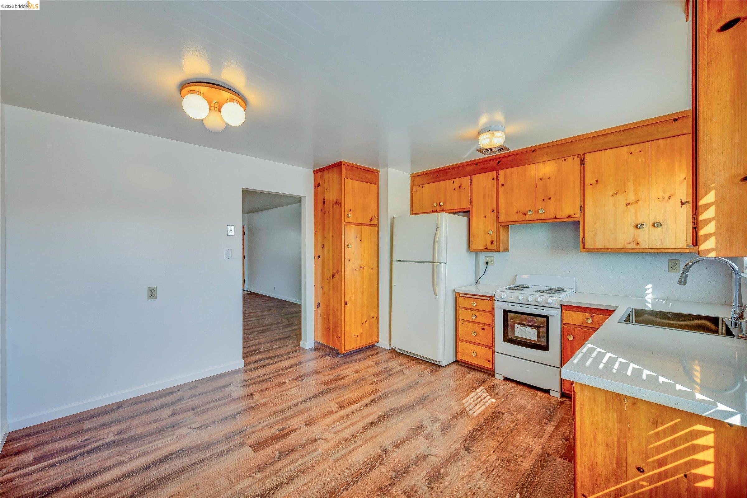 1640 104Th Ave