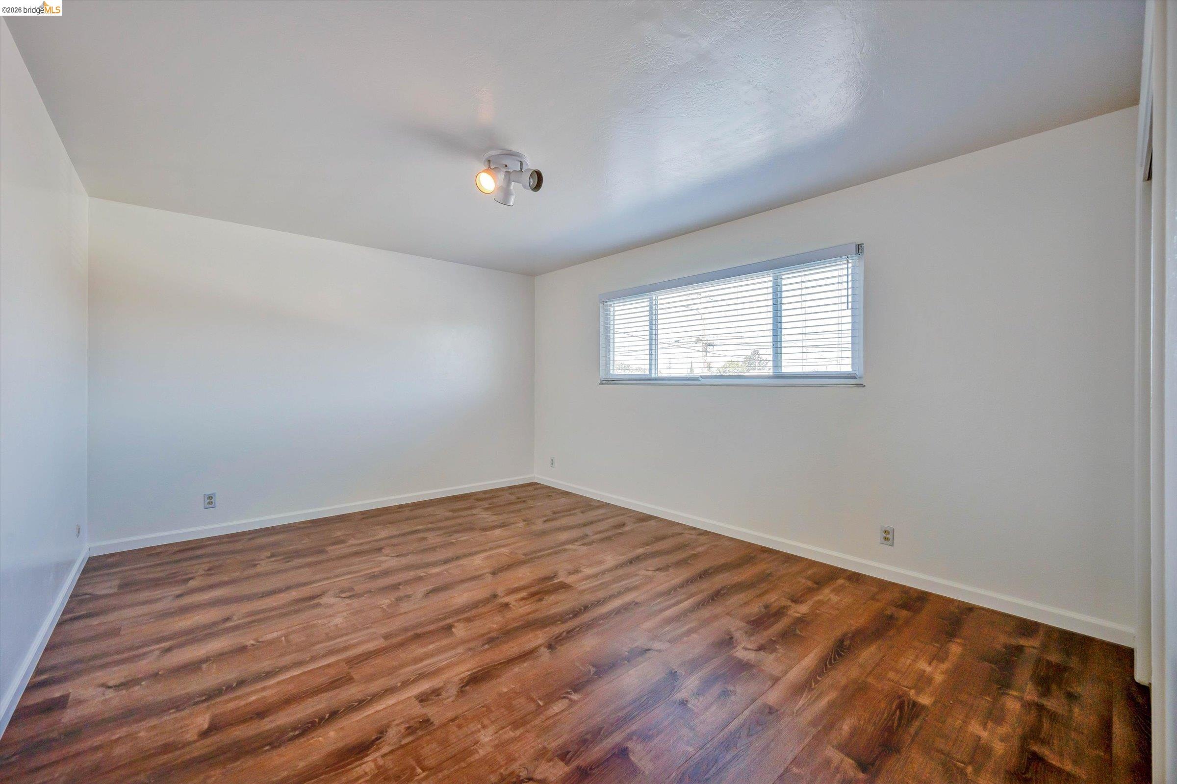 1640 104Th Ave