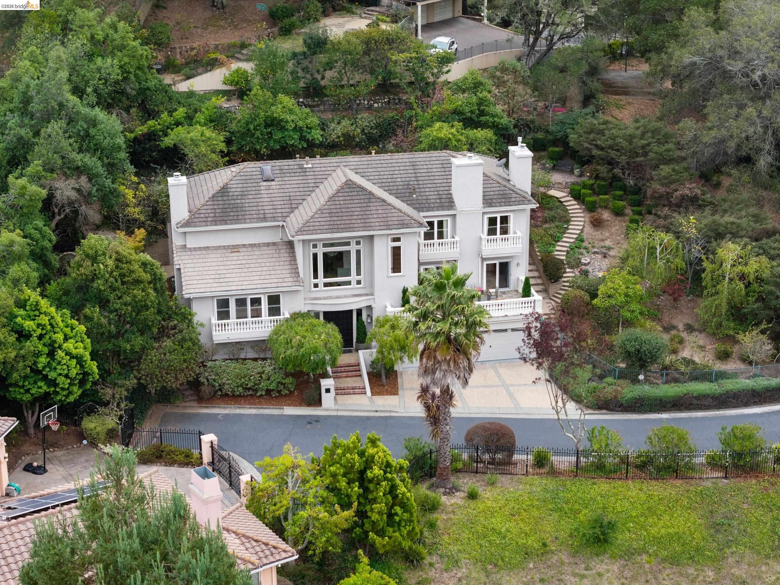6036 Mazuela Dr