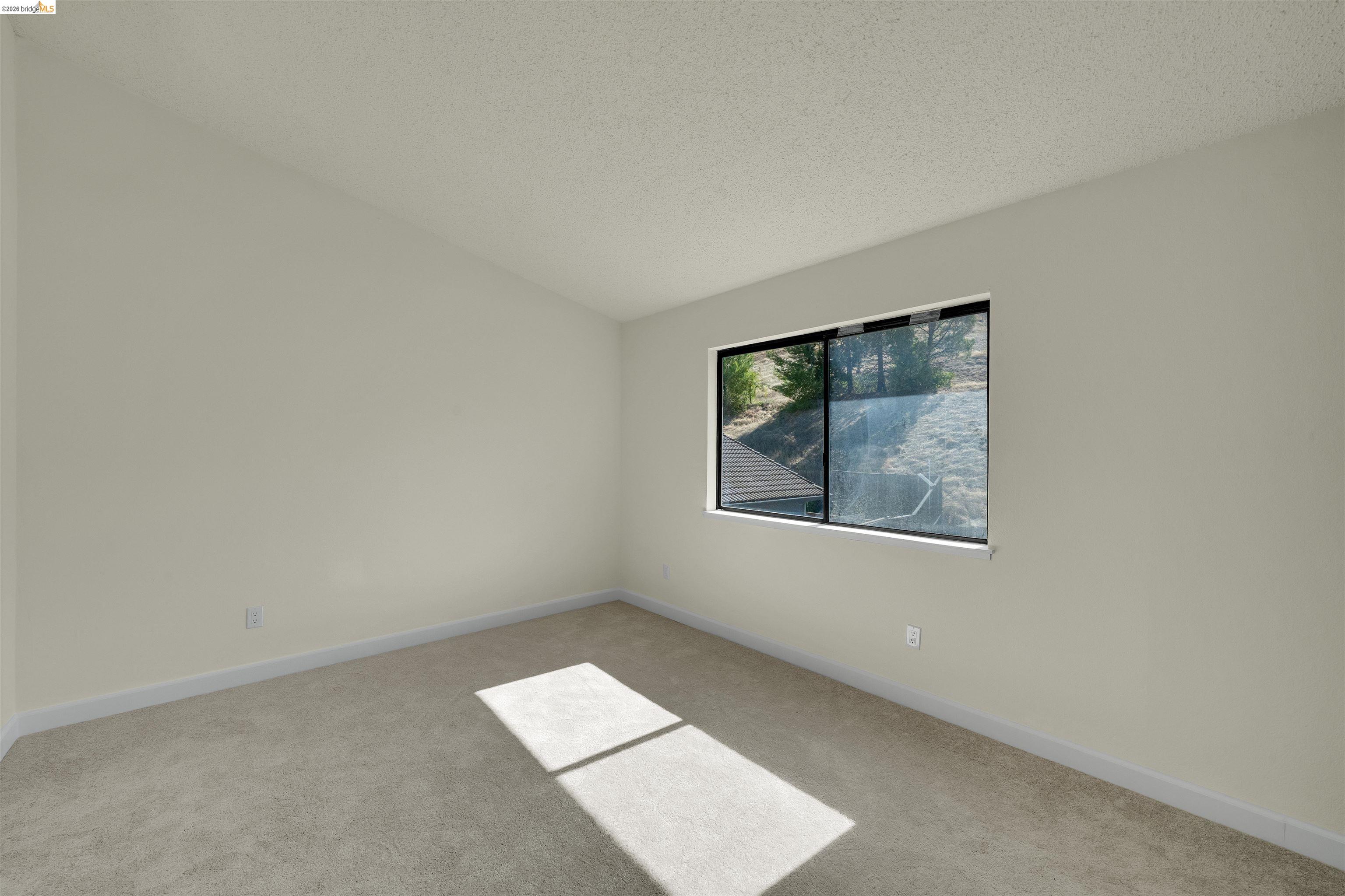 4352 Via Dora Dive