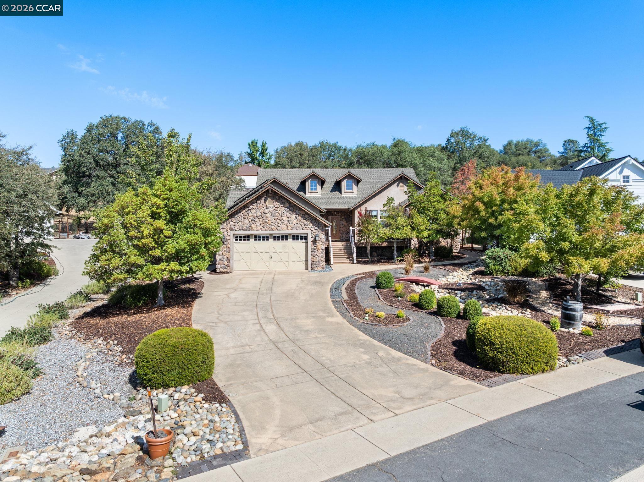 218 Smith Flat Rd