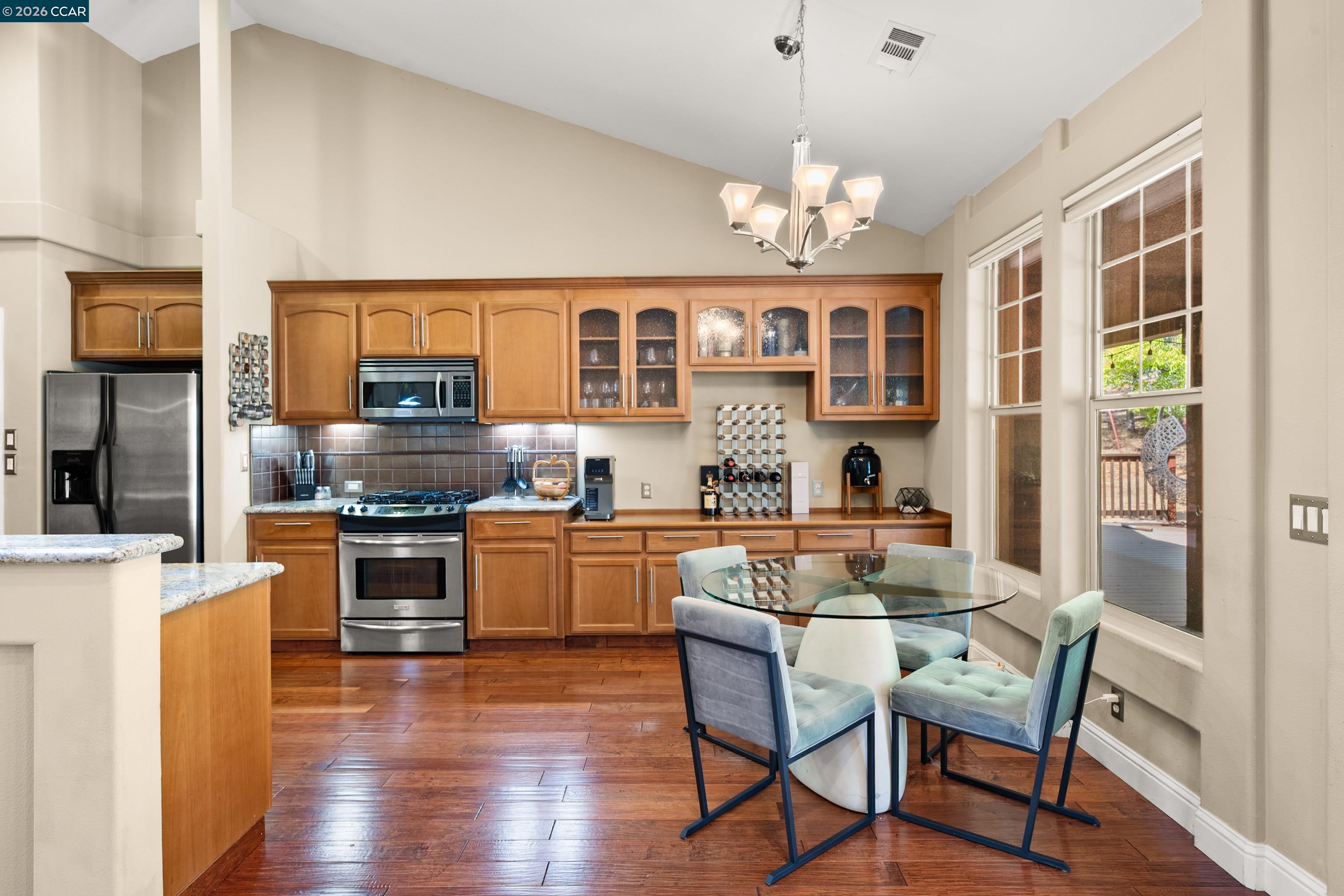 218 Smith Flat Rd