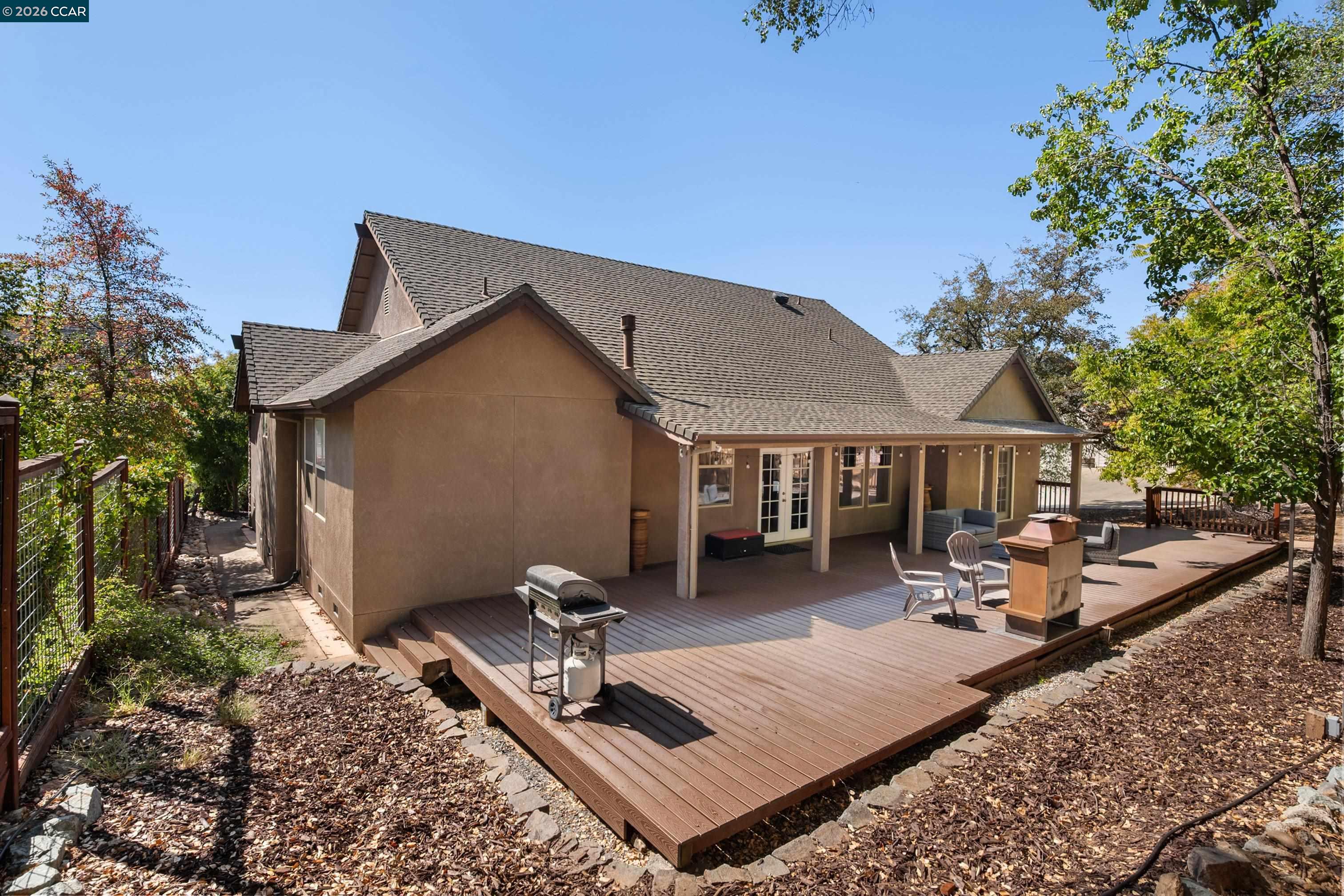 218 Smith Flat Rd