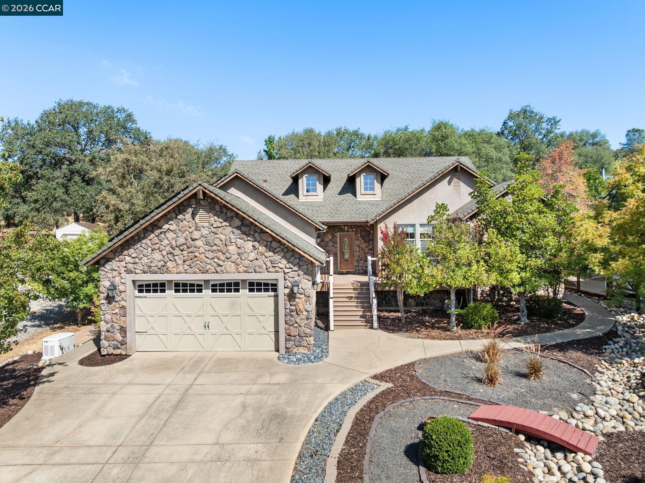 218 Smith Flat Rd