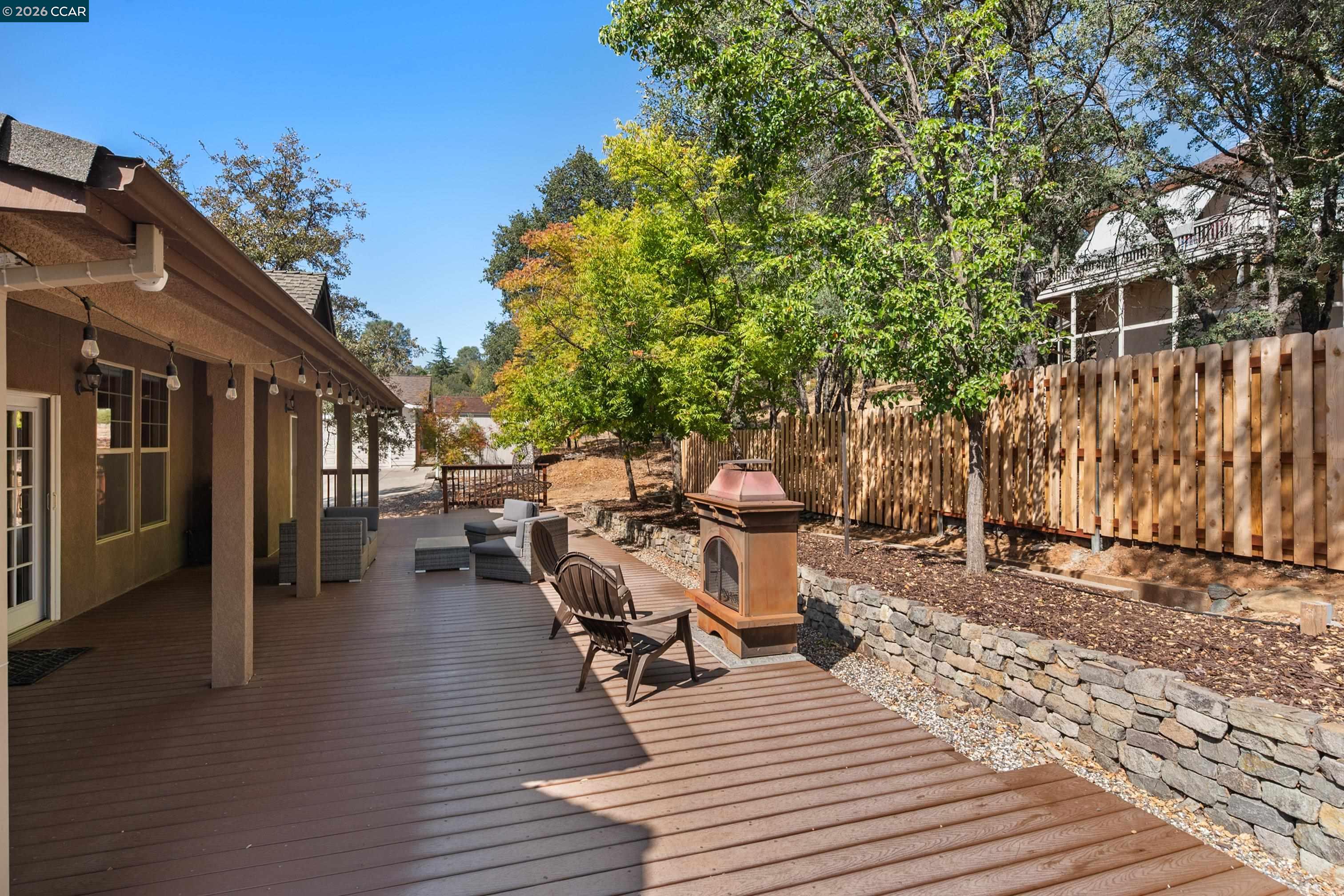 218 Smith Flat Rd