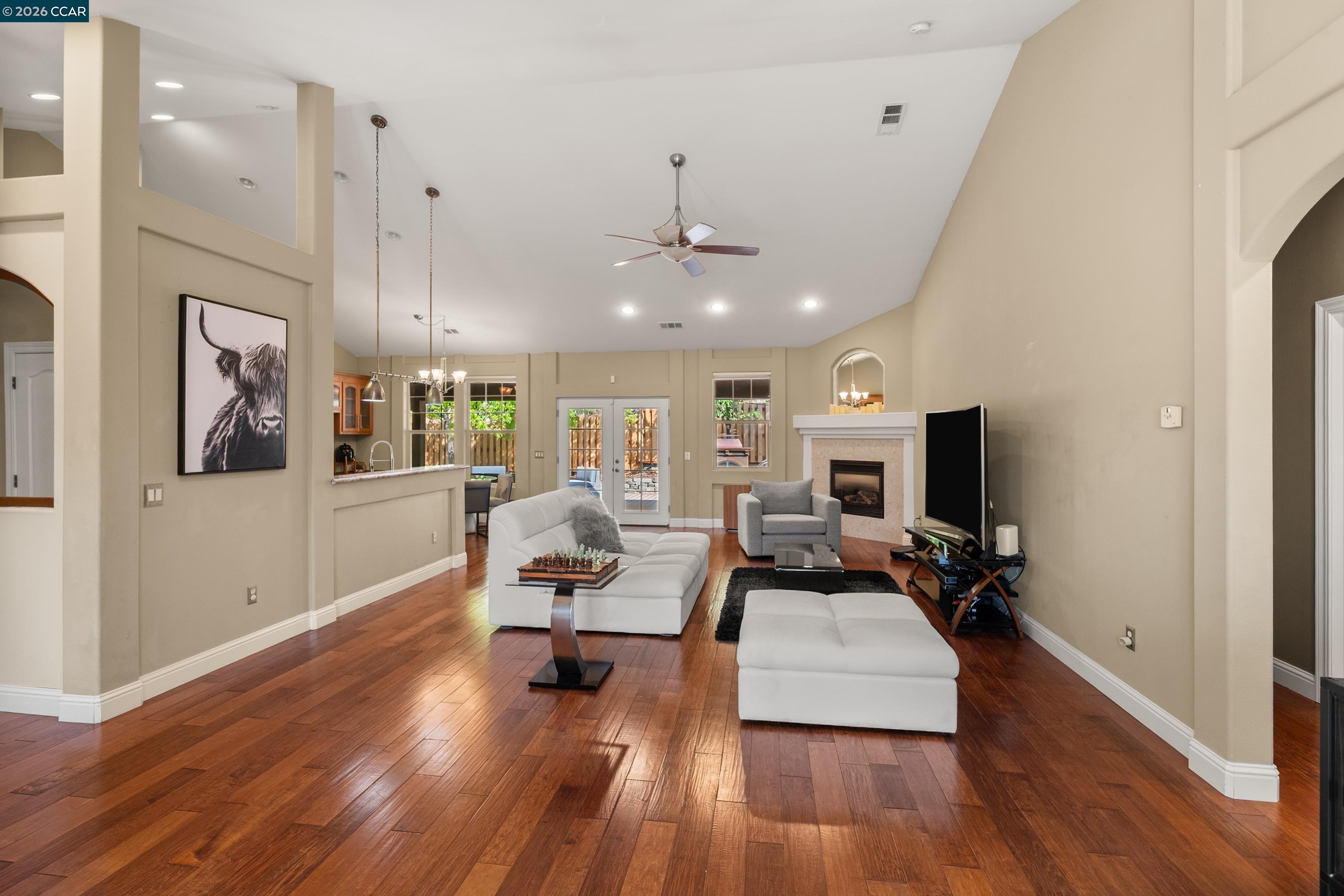 218 Smith Flat Rd
