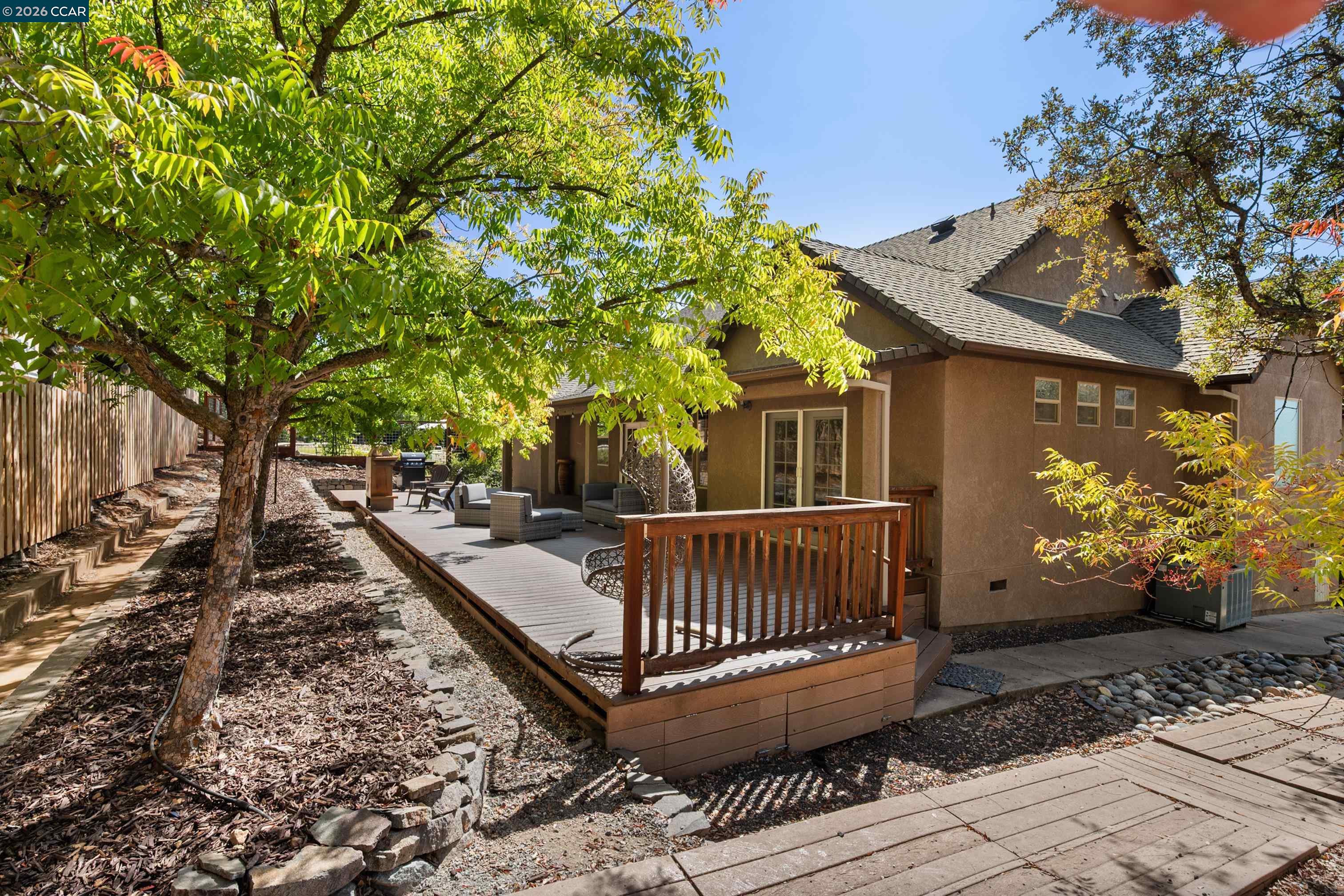 218 Smith Flat Rd