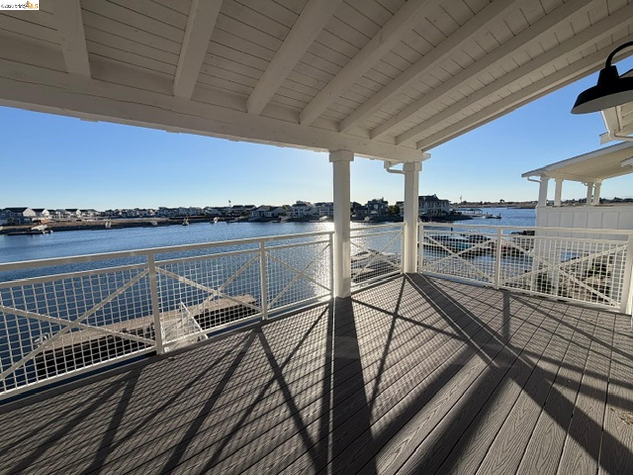 43 Edgewater Ct