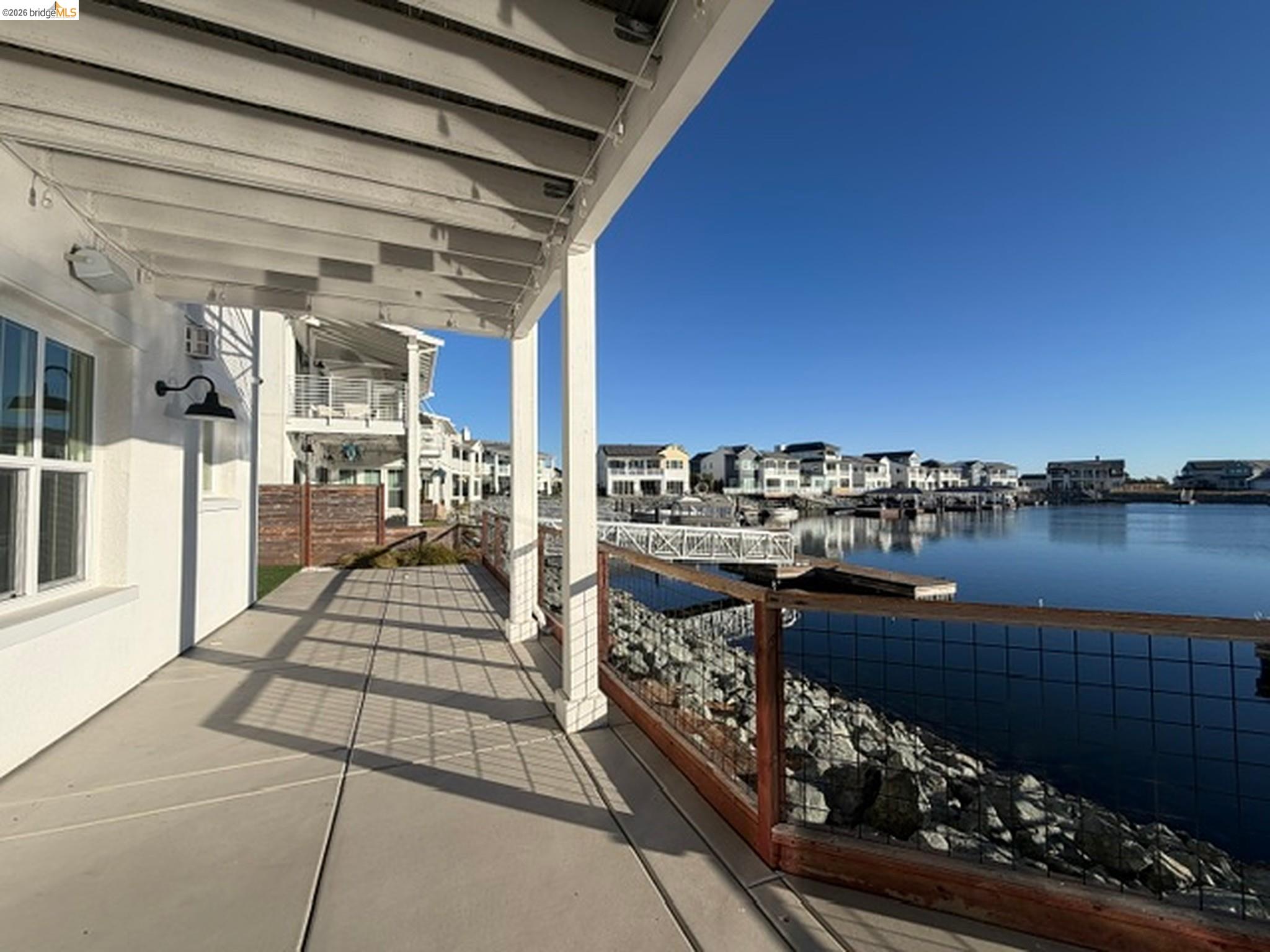 43 Edgewater Ct