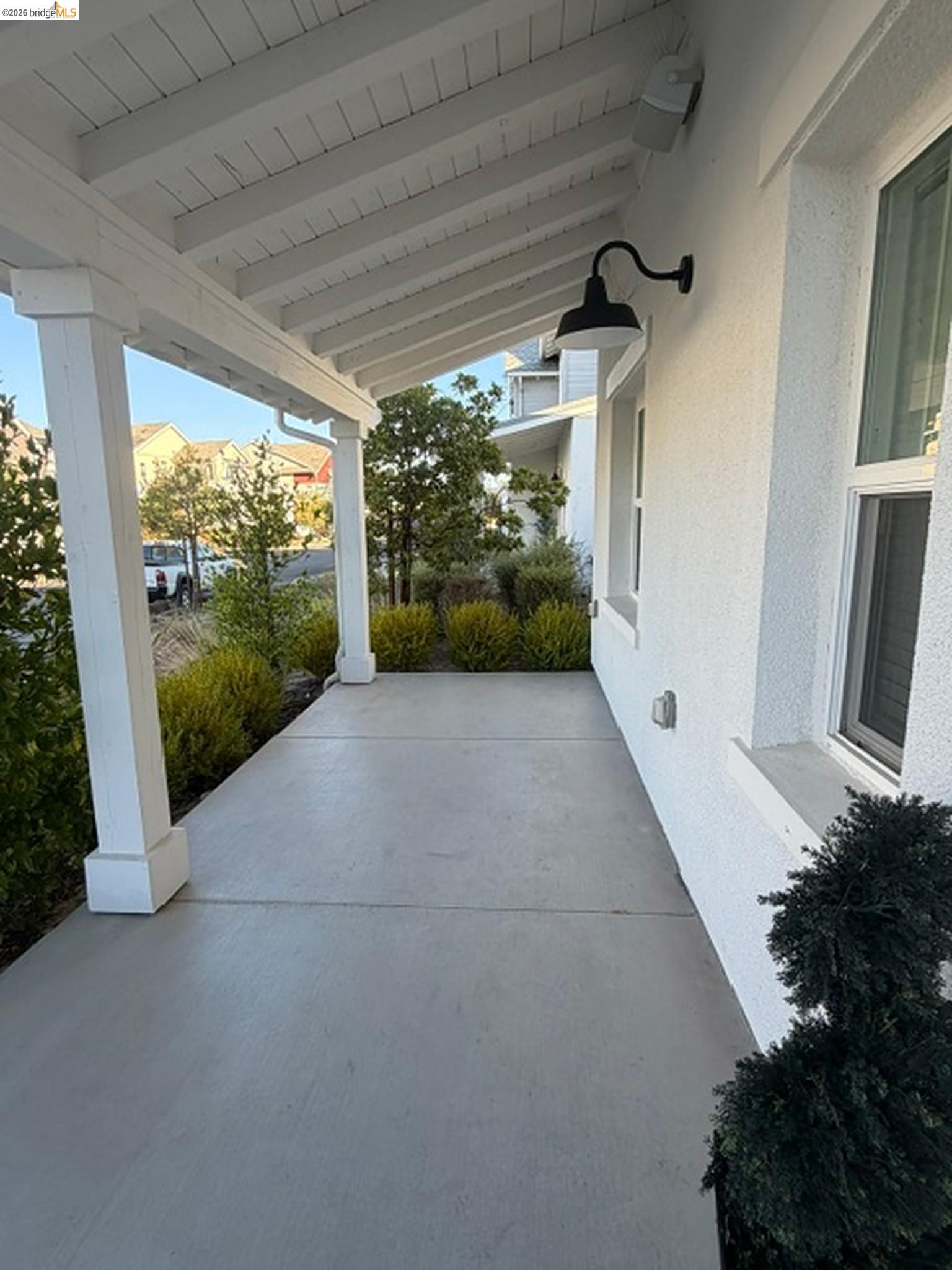 43 Edgewater Ct