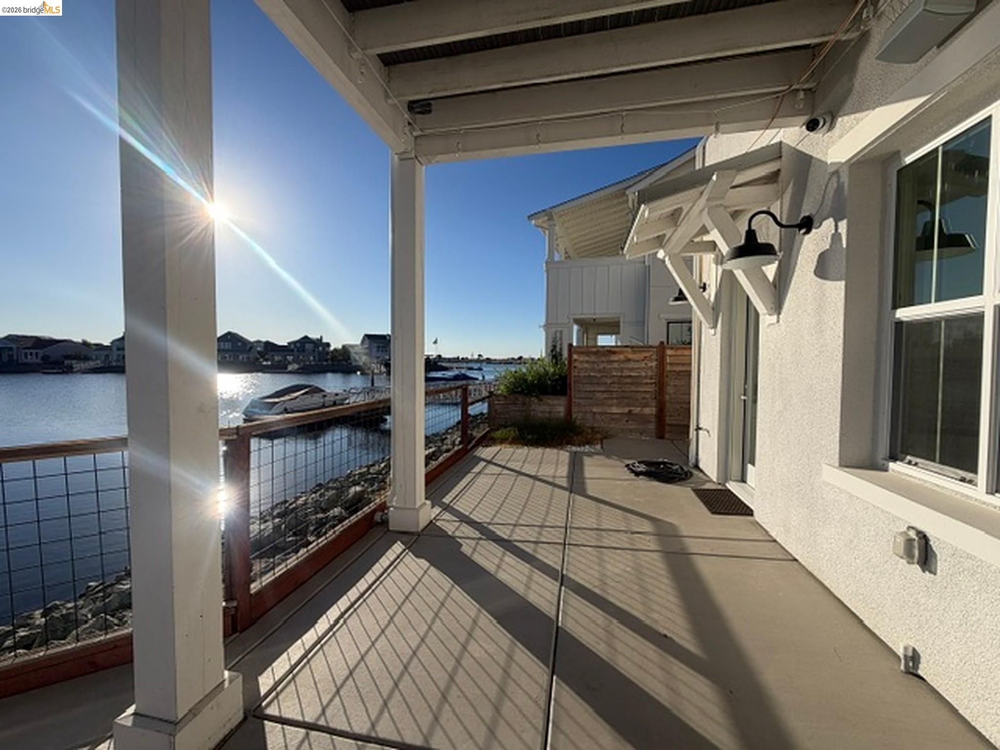 43 Edgewater Ct