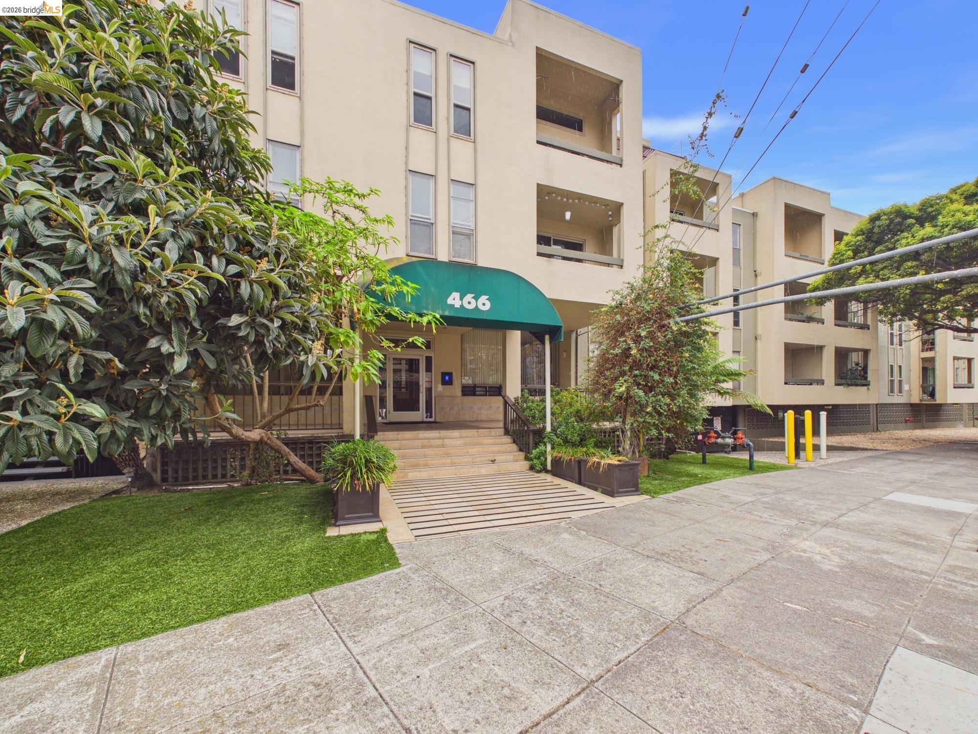 466 Crescent St # 114