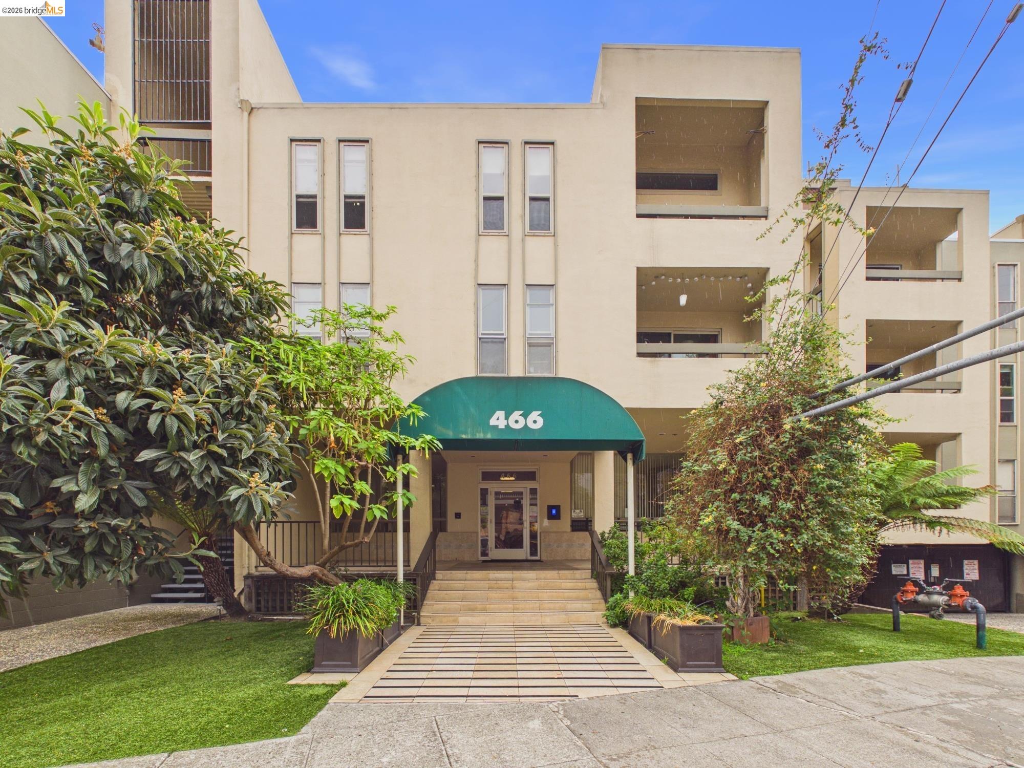 466 Crescent St # 114
