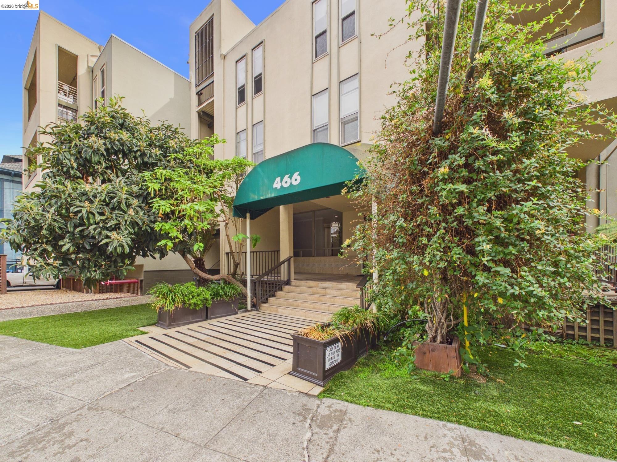 466 Crescent St # 114