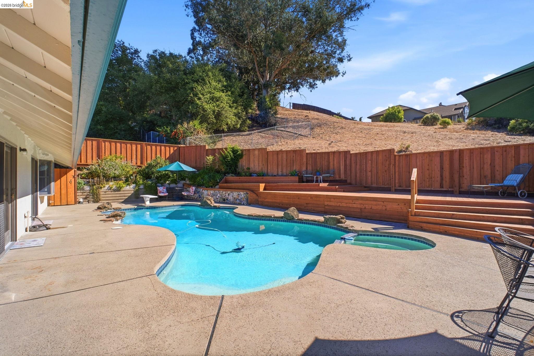 3421 Hackamore Dr