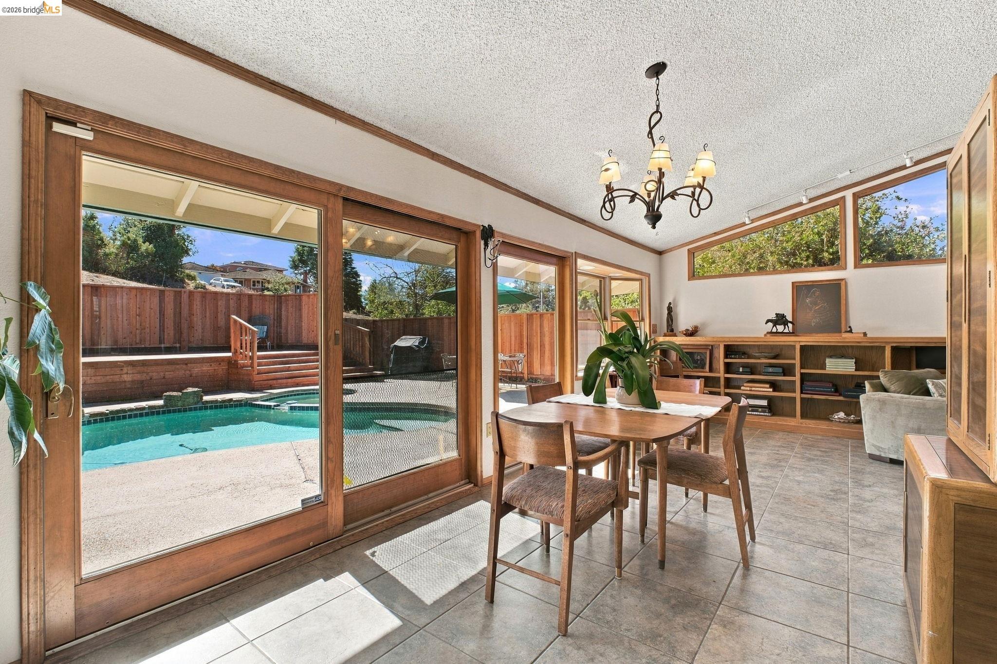 3421 Hackamore Dr