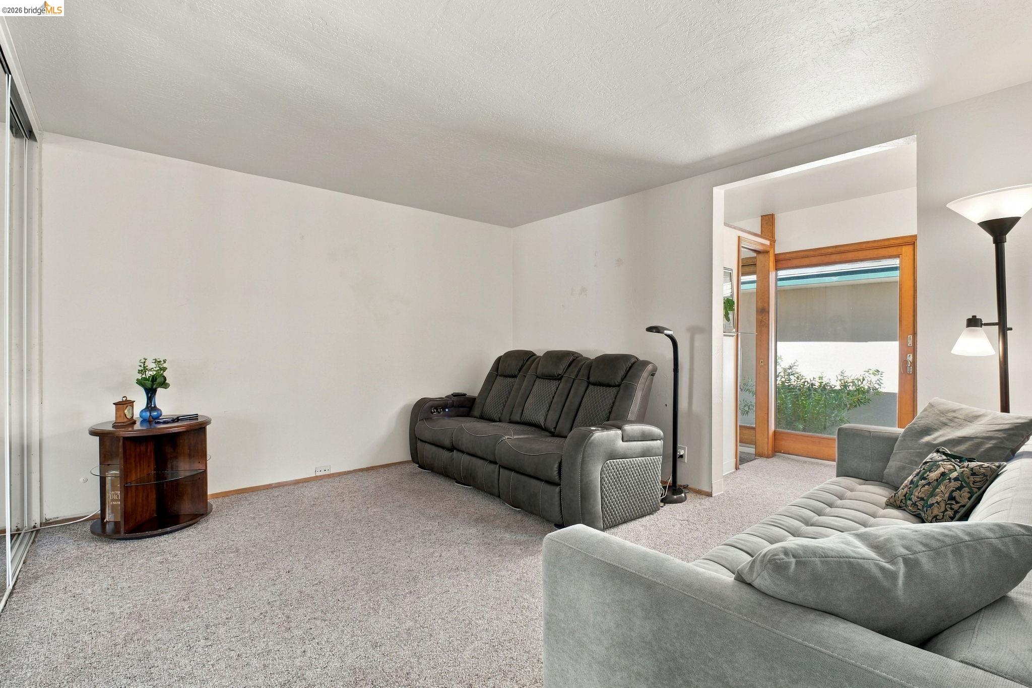 3421 Hackamore Dr