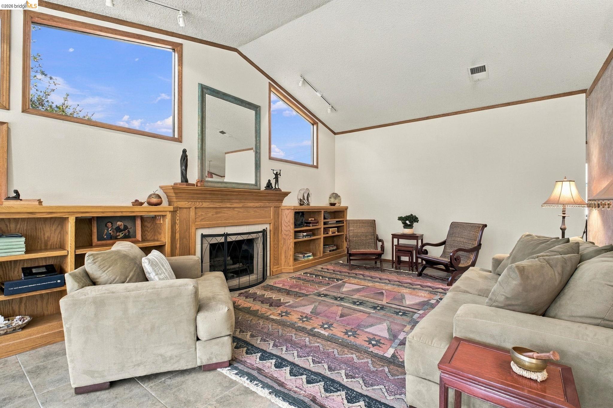 3421 Hackamore Dr