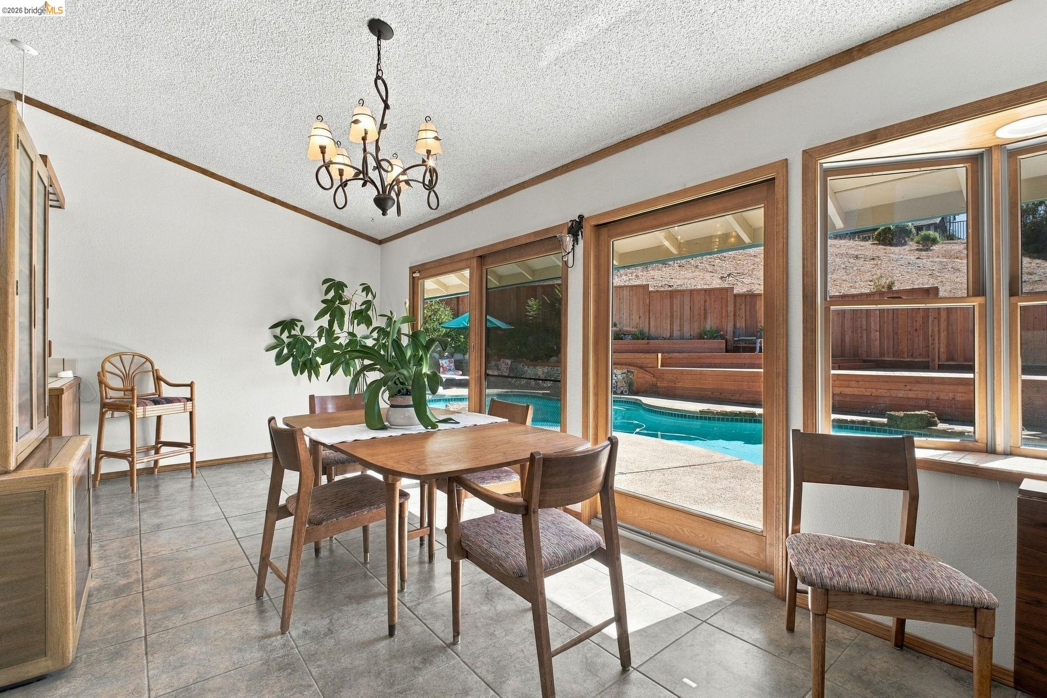3421 Hackamore Dr