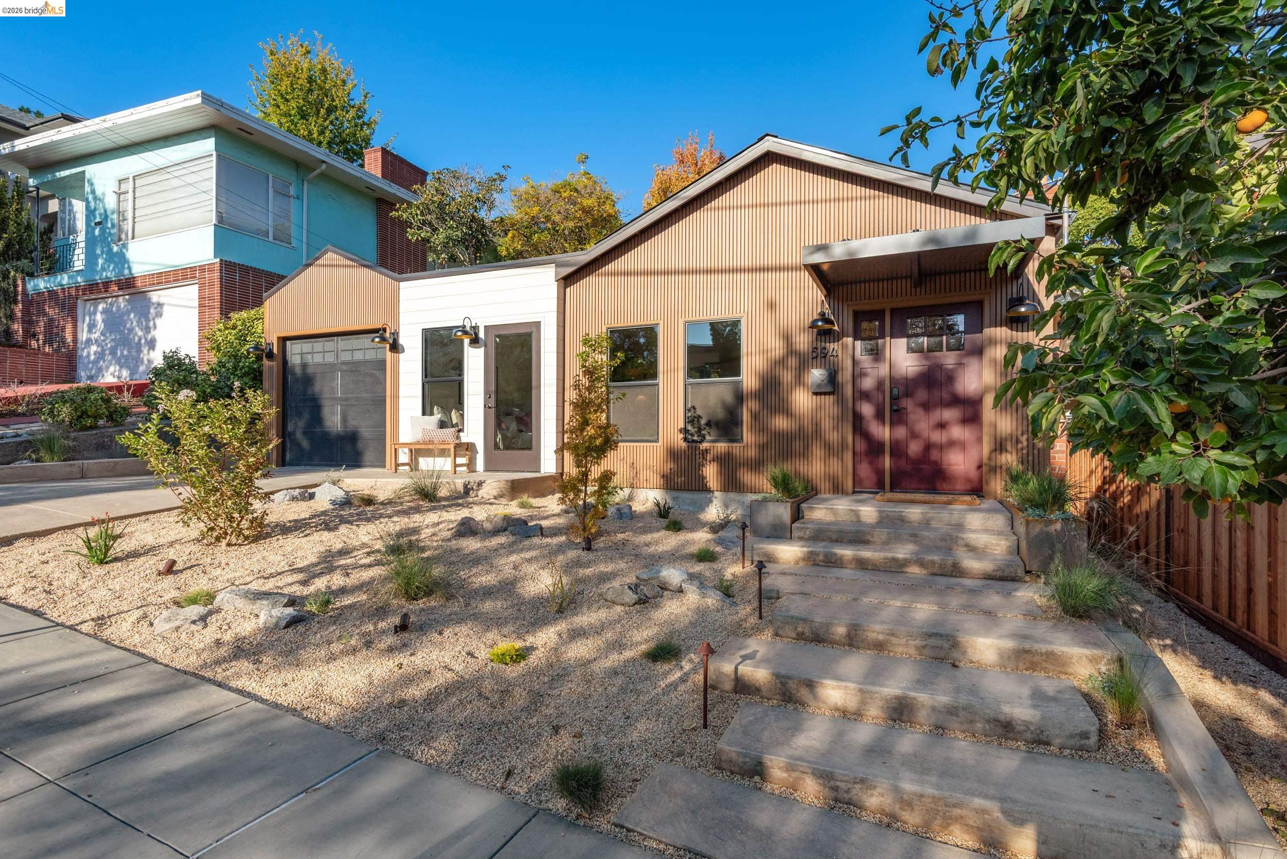594 Kenmore Ave