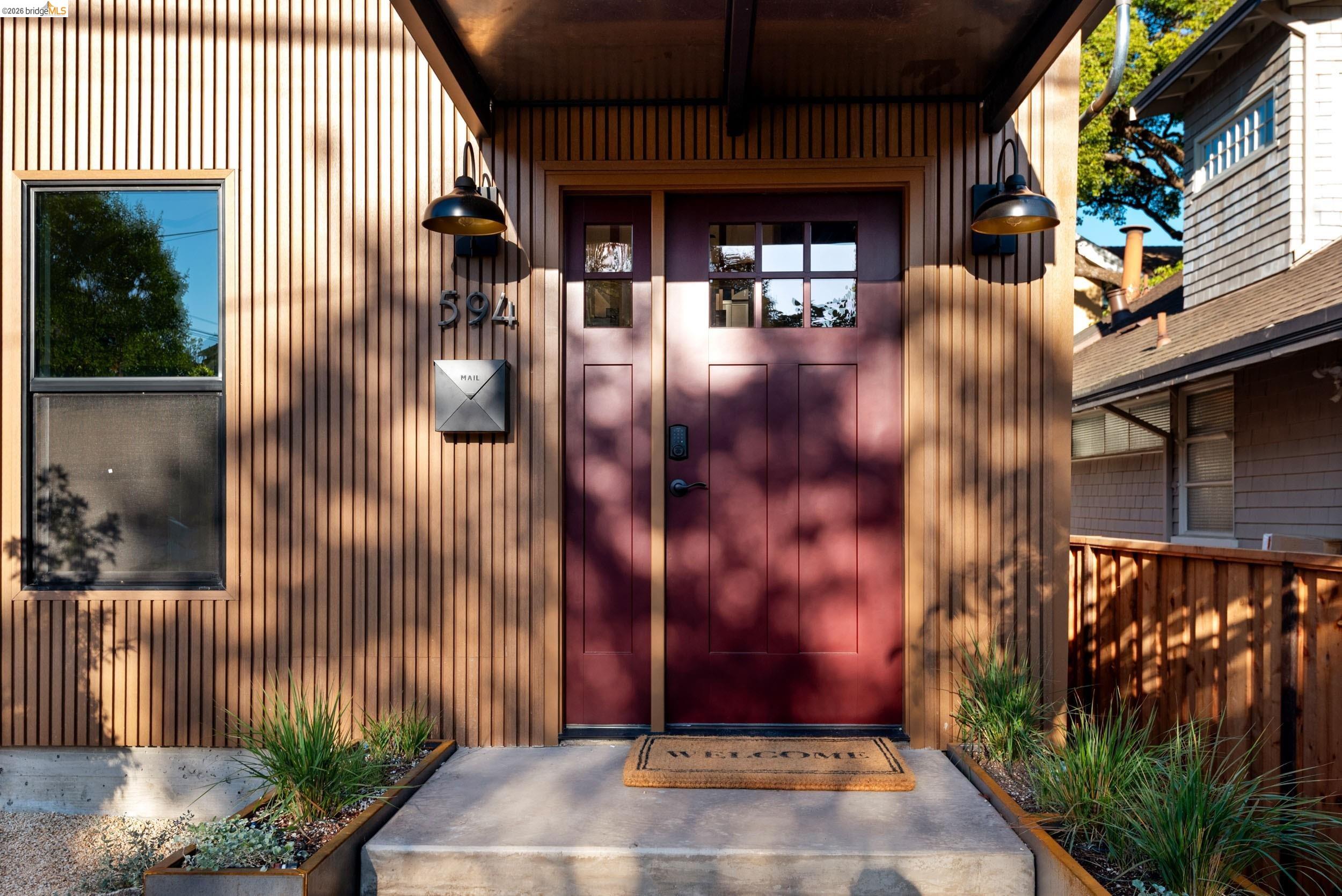594 Kenmore Ave