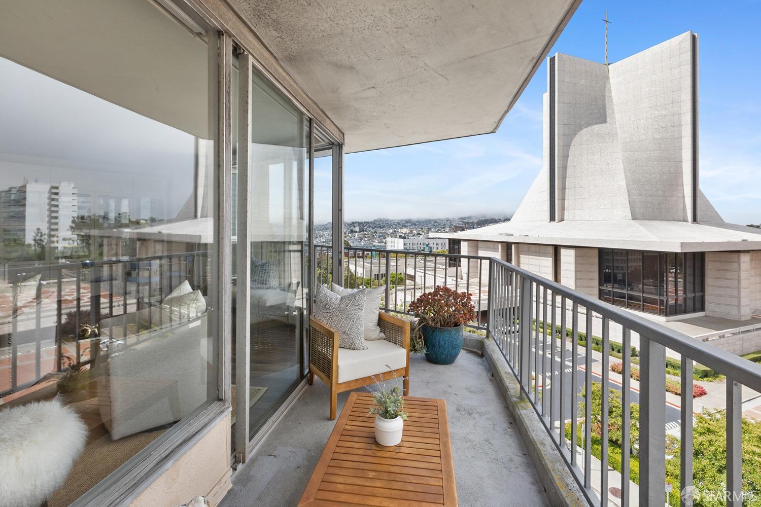 1200 Gough Street # 5F