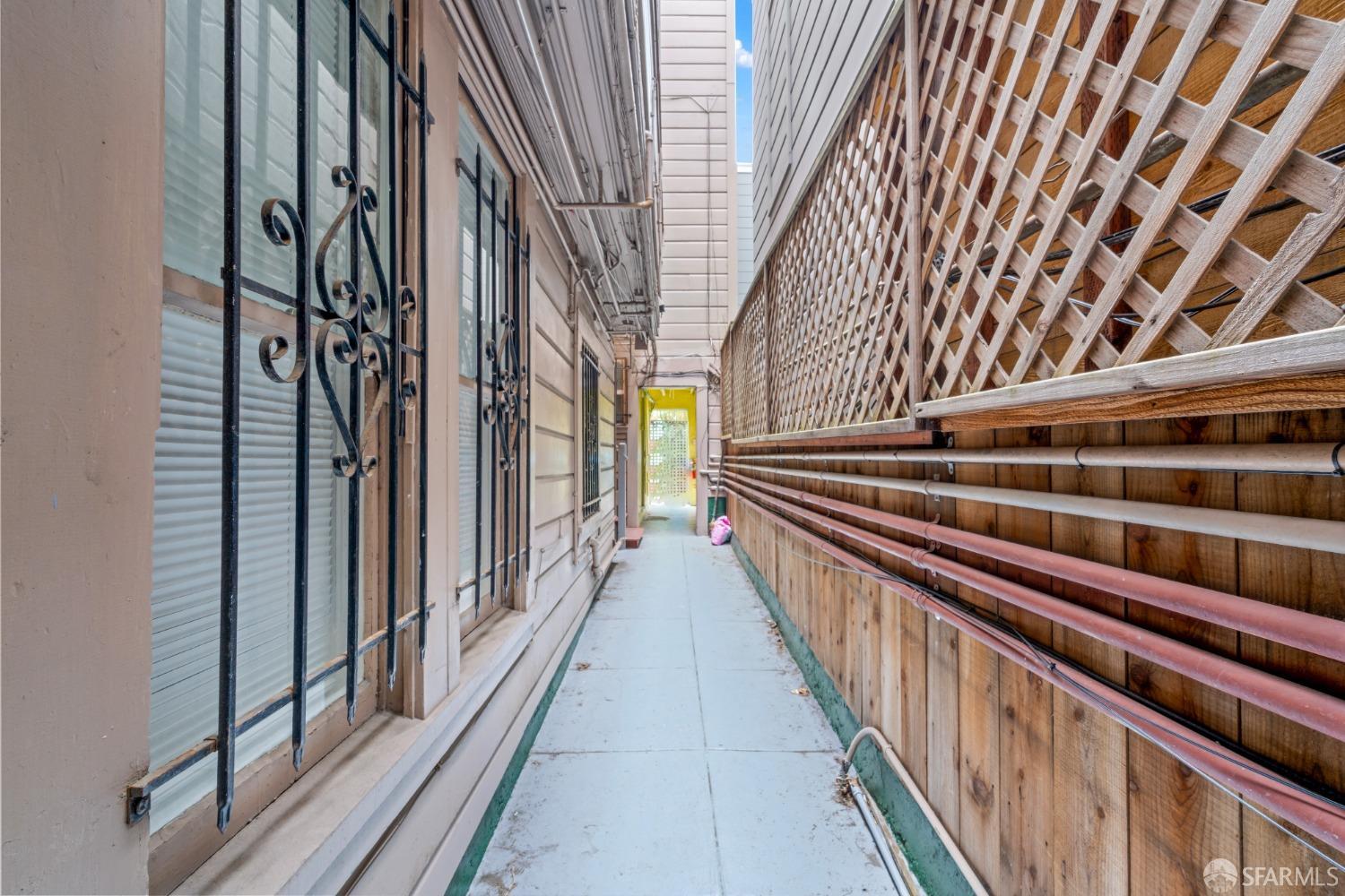 2855-2859 Bush Street