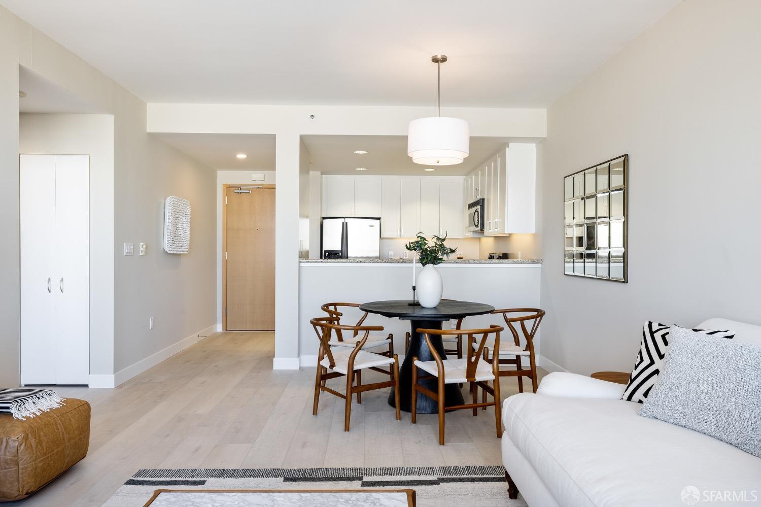 250 King Street # 1410