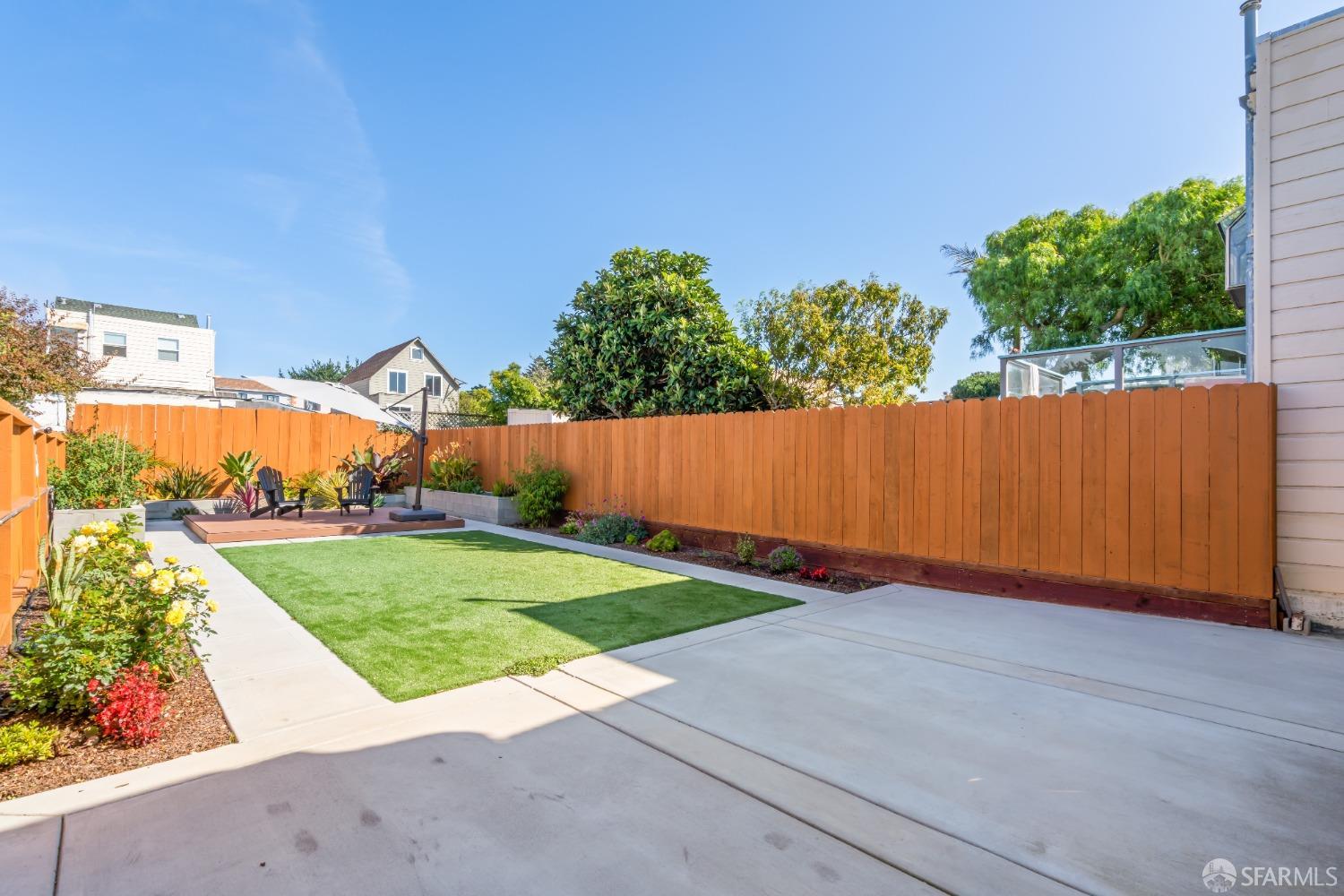 238 Sadowa Street