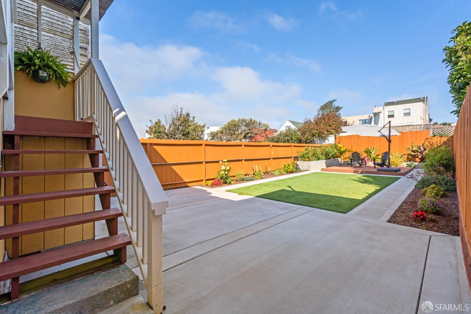 238 Sadowa Street