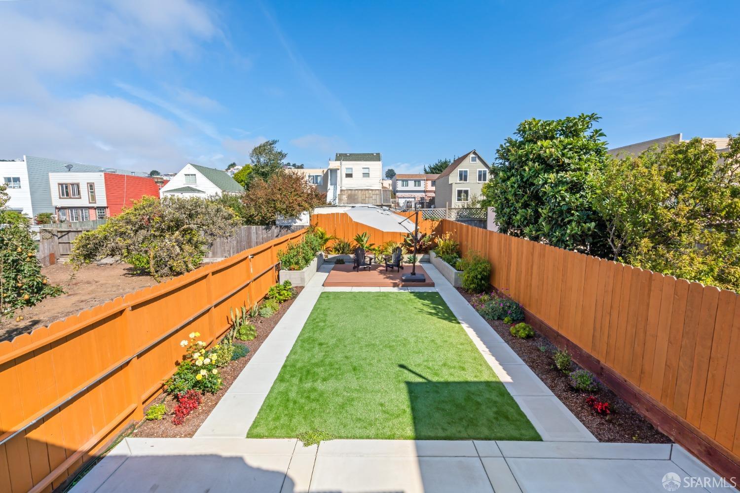 238 Sadowa Street