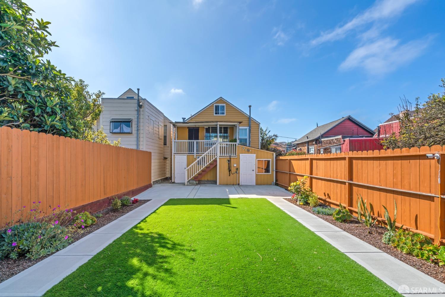 238 Sadowa Street