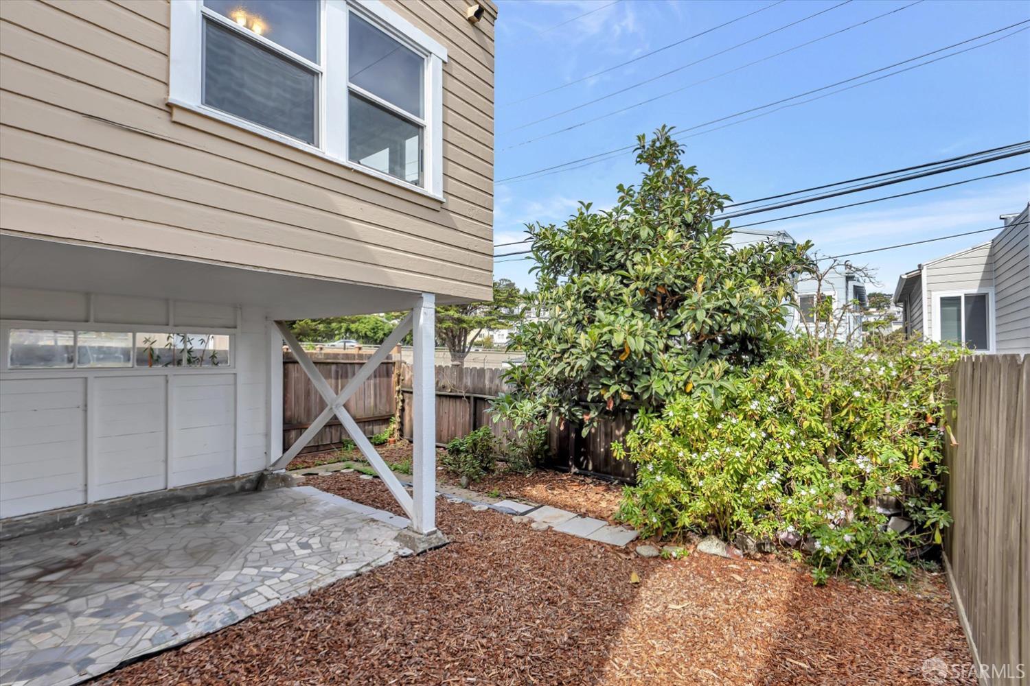 50 Nantucket Avenue