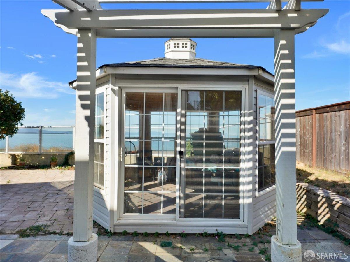 1081 Rock Harbor Point