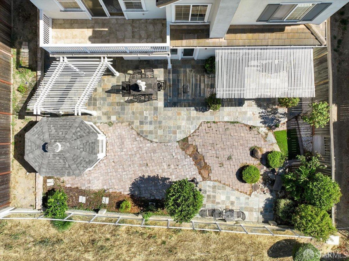 1081 Rock Harbor Point