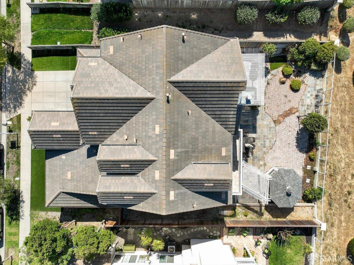 1081 Rock Harbor Point
