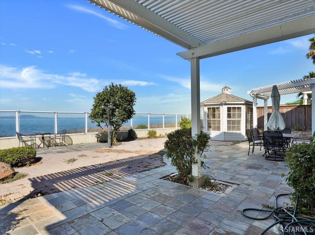 1081 Rock Harbor Point