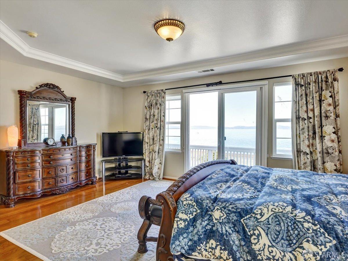 1081 Rock Harbor Point