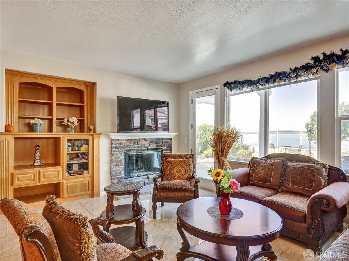 1081 Rock Harbor Point
