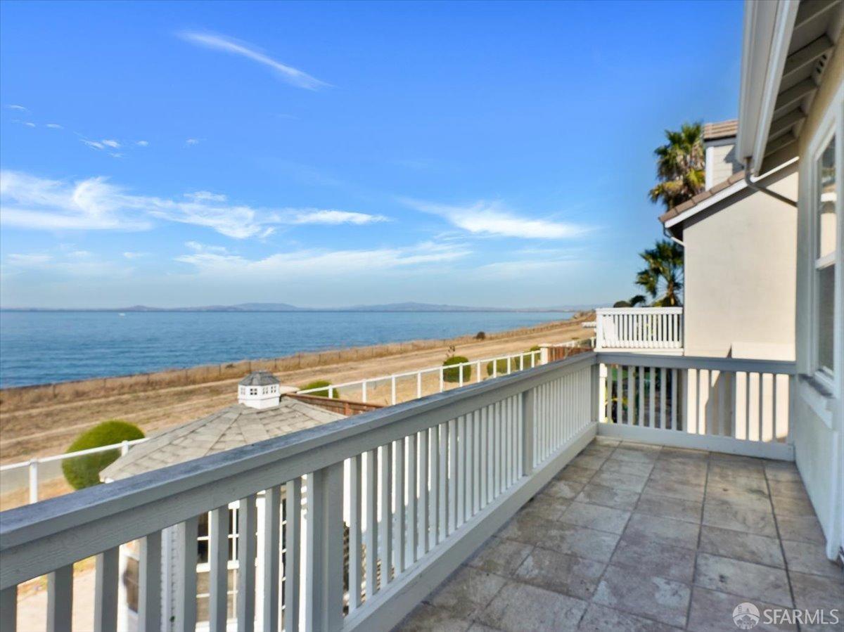 1081 Rock Harbor Point