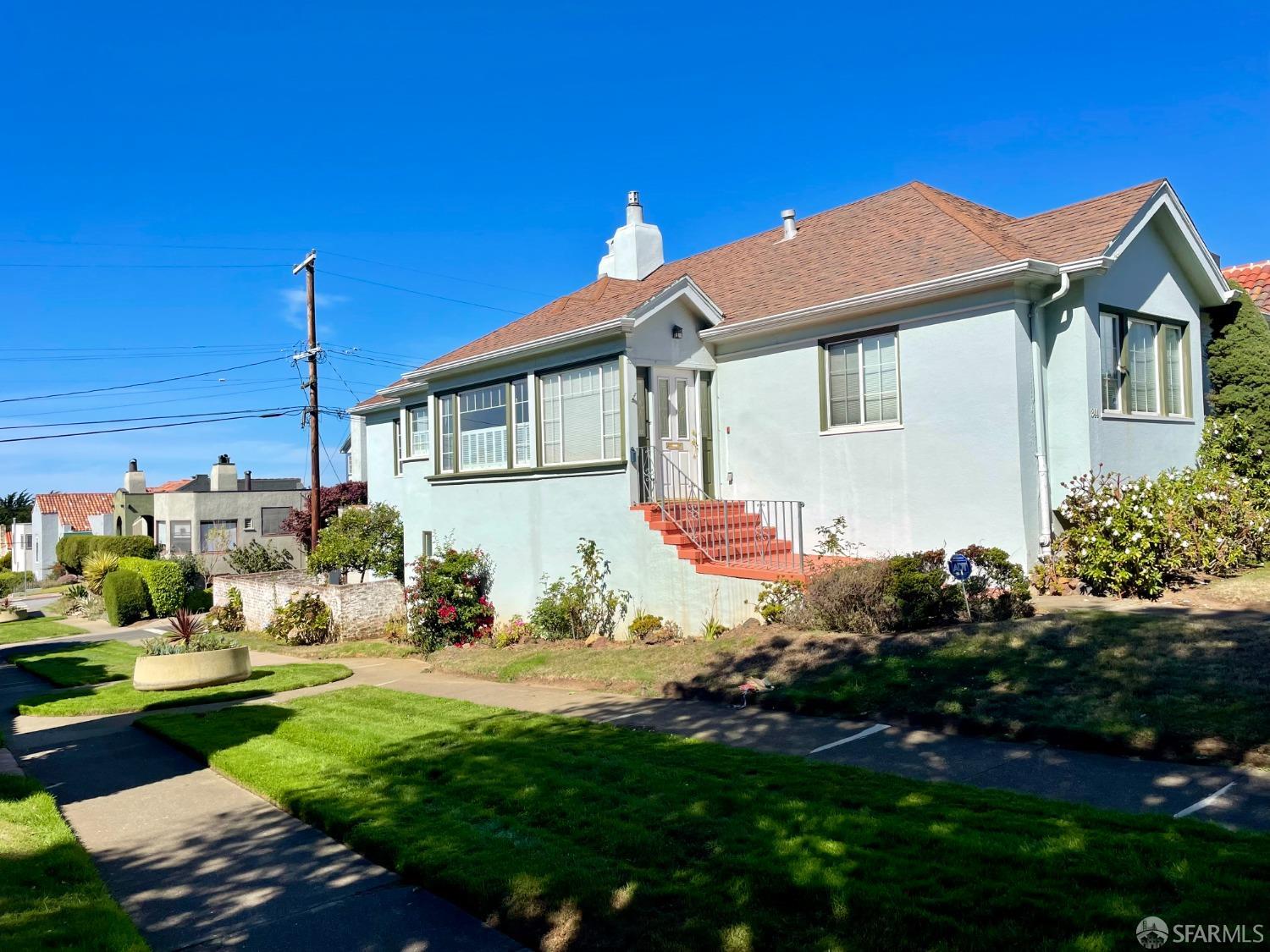 344 Santa Ana Avenue