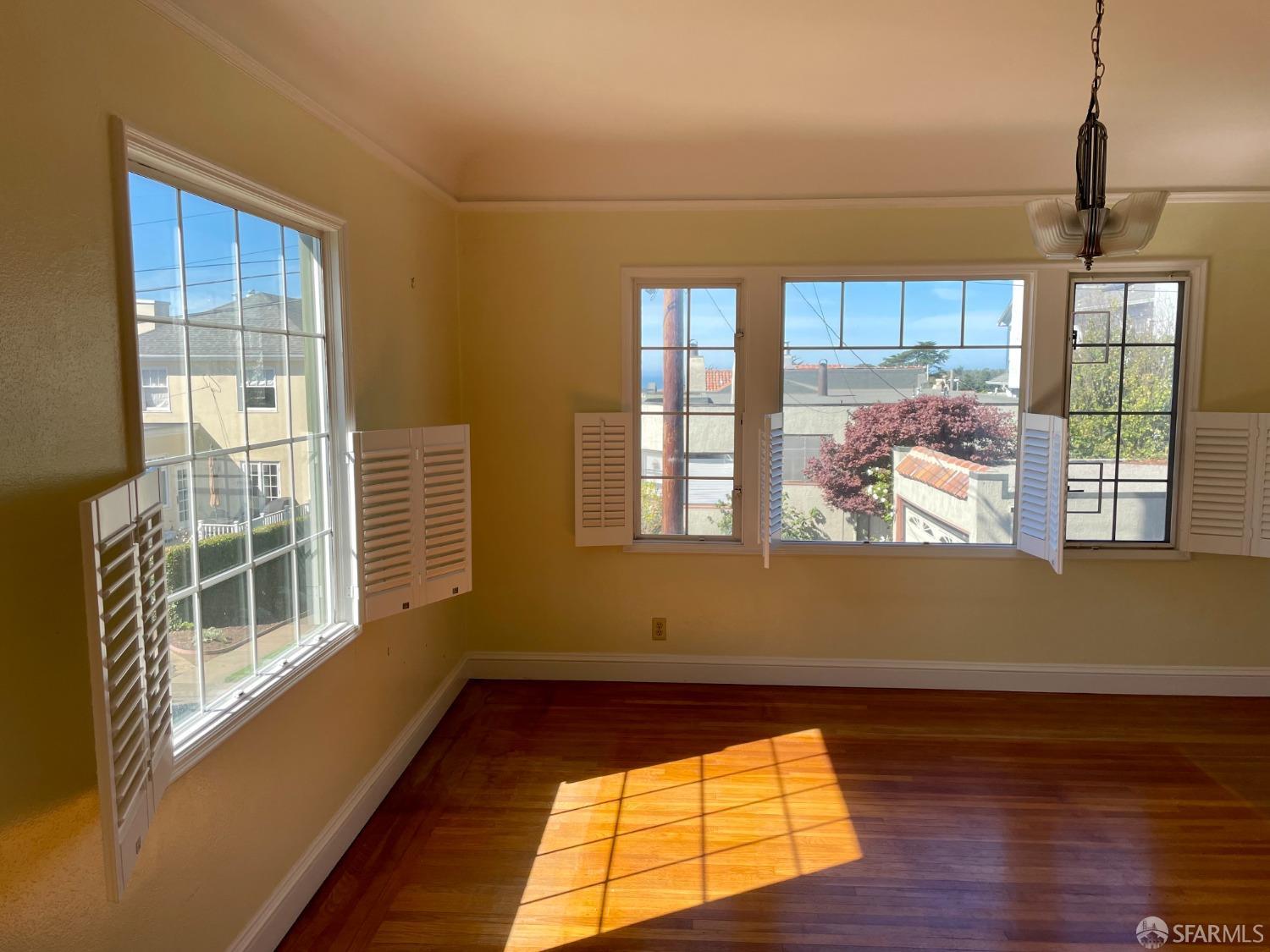344 Santa Ana Avenue