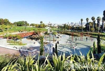 60 Elgin Park Park