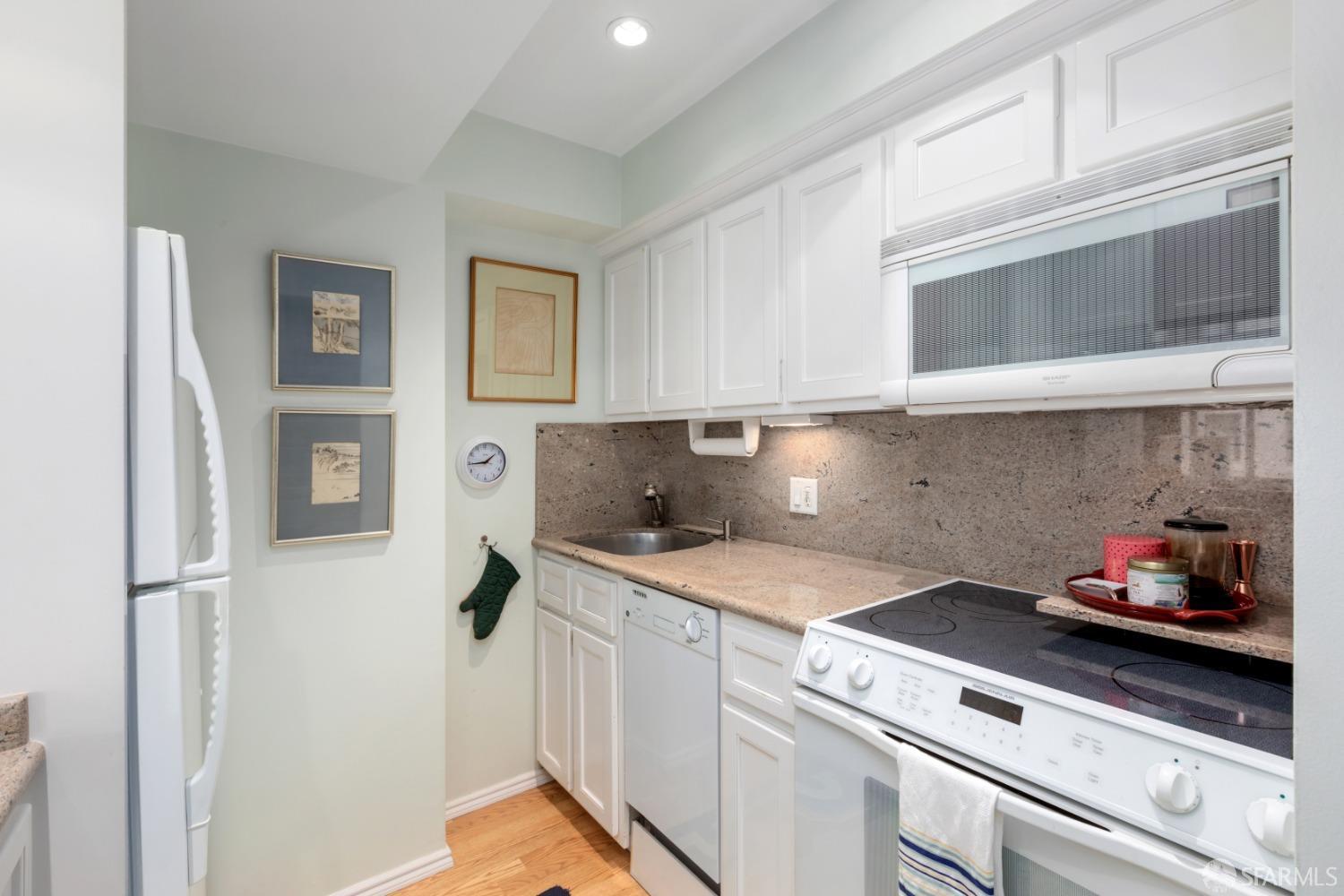 1177 California Street # 1003