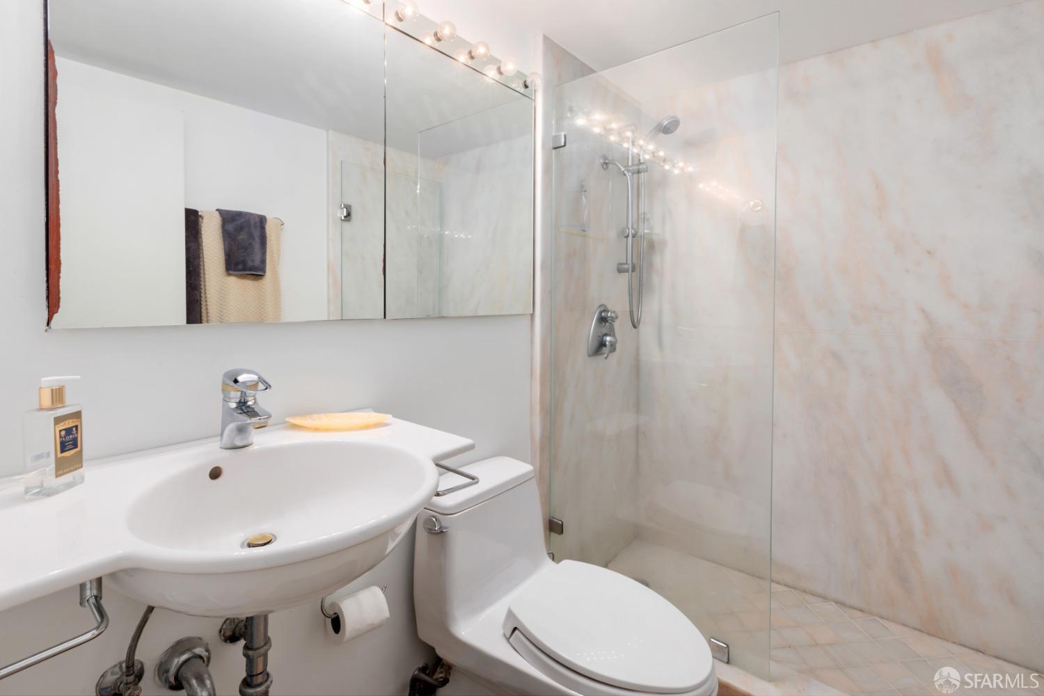 1177 California Street # 1003